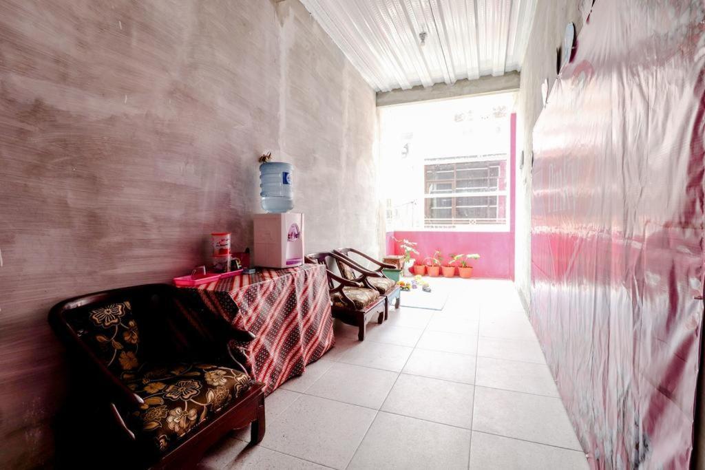 Pinky Guest House Syariah Kota Batu Esterno foto