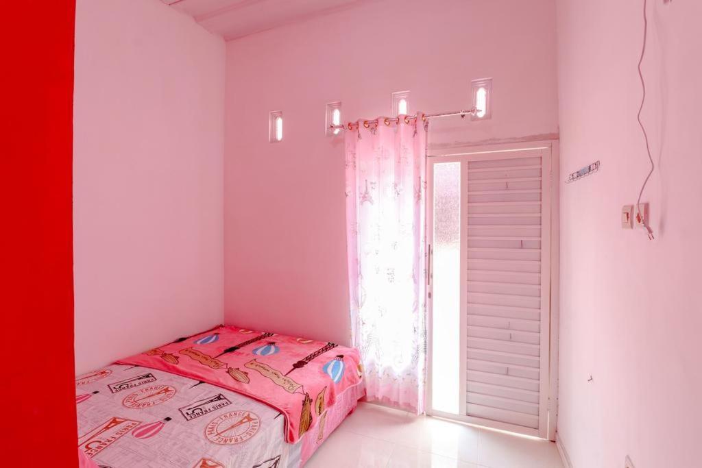 Pinky Guest House Syariah Kota Batu Esterno foto